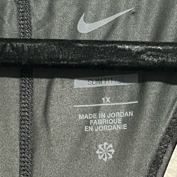 Nike Women's Dri-Fit One Slim Fit Plus Print Tank Top - Picture 7 of 7